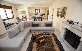 Gravia'S Villa